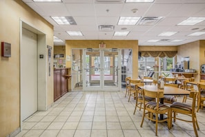 Lobby - Econo Lodge Valdosta Mall Area (Valdosta)