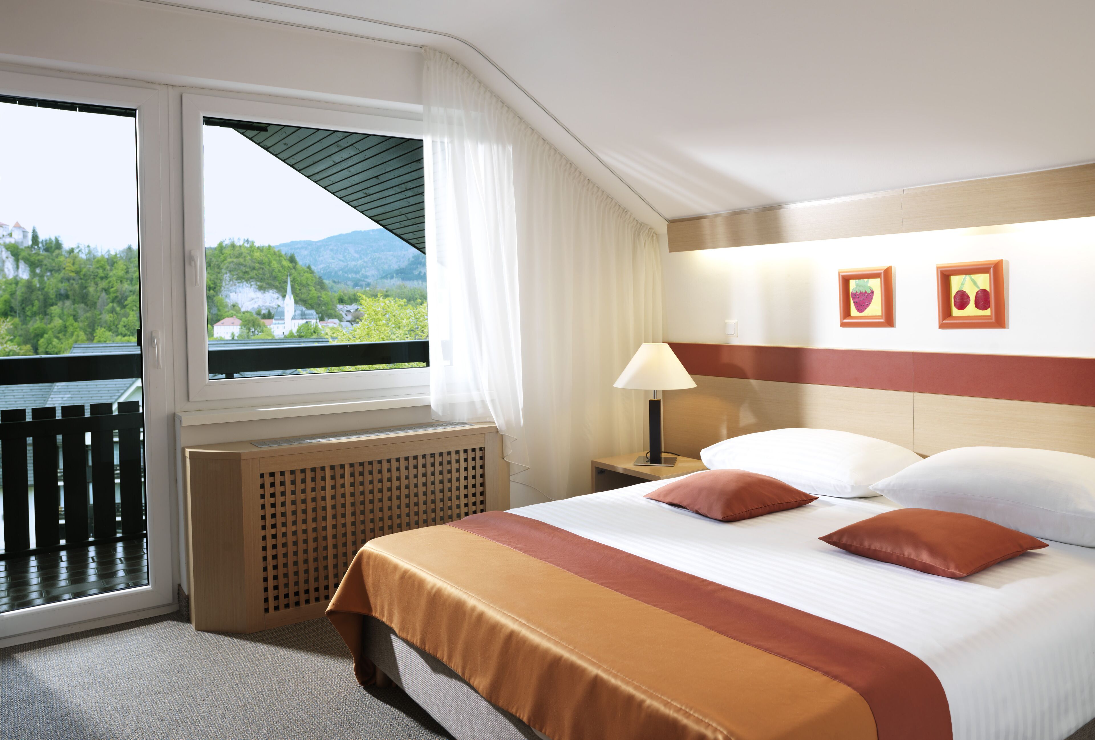 family room, balcony, park view | minibar, in-room safe, free wifi, bed sheets