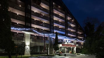 Façade de lâhĂ©bergement - soirĂ©e/nuit