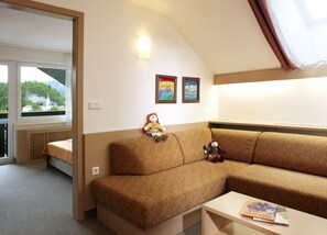 Minibar, in-room safe, free WiFi, bed sheets - Hotel Savica Garni - Sava Hotels & Resorts (Bled)