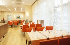 Breakfast served - Hotel Savica Garni - Sava Hotels & Resorts (Bled)