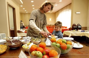 Petit déjeuner servi sur place