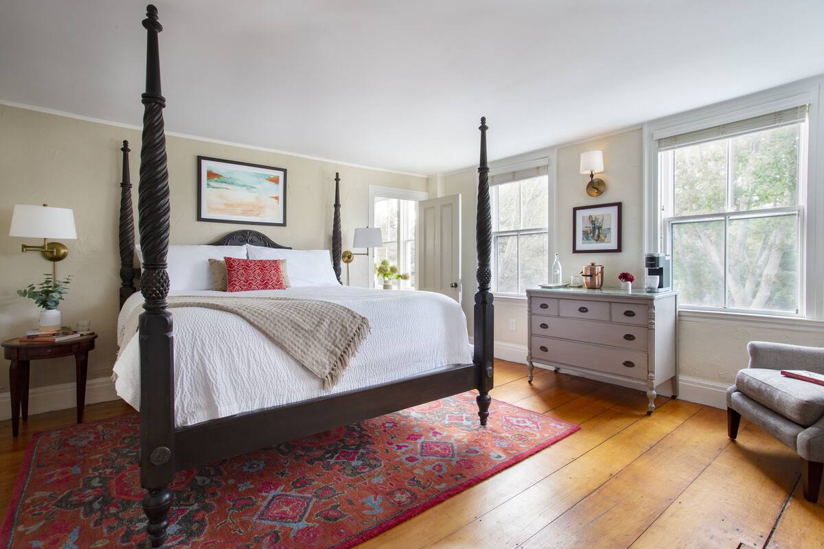 21 bedrooms, premium bedding, in-room safe, individually decorated