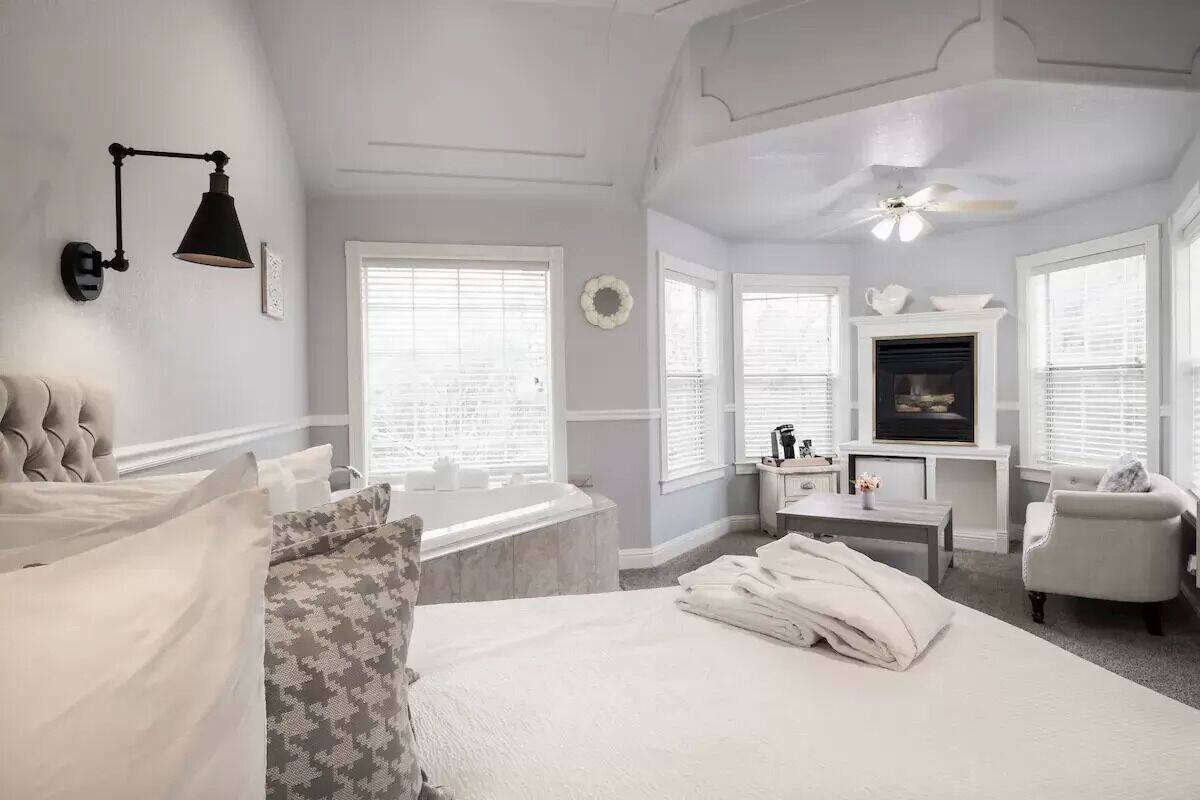 Queen Junior Suite Fireplace & Spa Tub | Premium bedding, pillowtop beds, soundproofing