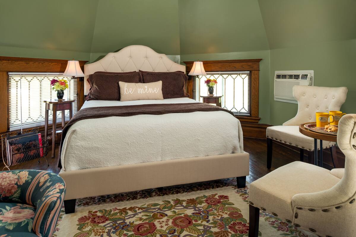 Chambre | Literie de qualité, accès au Wi-Fi (inclus), décor unique