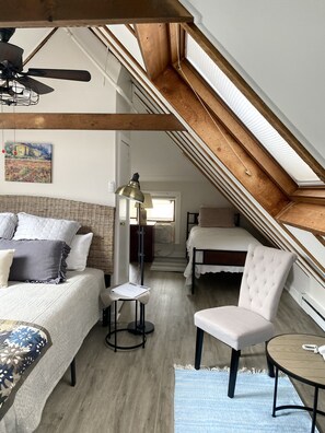 Loft, salle de bains privée (Skylight Loft)