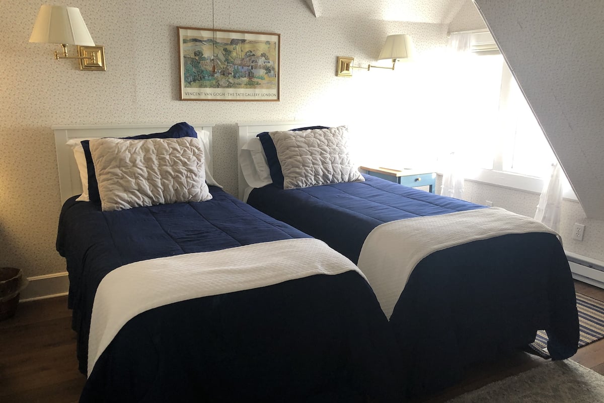 Rom – basic, 1 kingsize-seng, privat bad (Country Cottage Room) | Sengetøy av topp kvalitet, strykejern/-brett og wi-fi (inkludert)