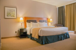 标准房, 1 张特大床, 无烟房, 城市景观 | 特色家居、办公桌、熨斗/熨衣板、折叠床/加床（额外收费）