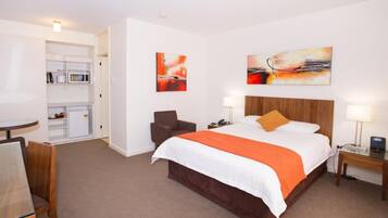 Deluxe Suite, 1 Queen Bed