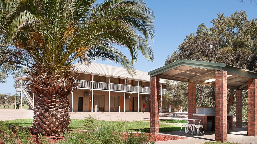 The Standpipe Golf Motor Inn