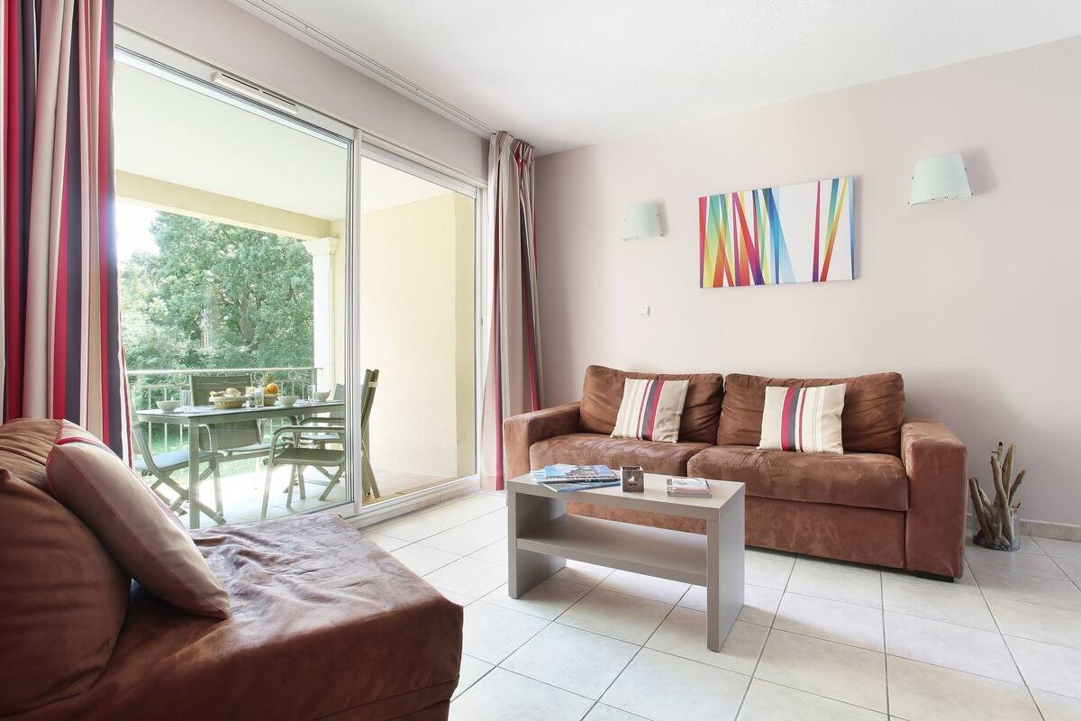 Iron/ironing board (on request), cribs (surcharge), WiFi (free)