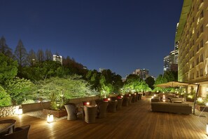 6 restaurantes, é servido café da manhã