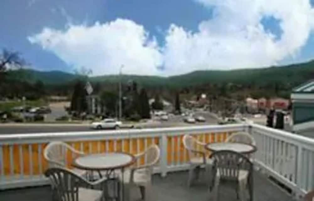 Photo of Oakhurst Lodge