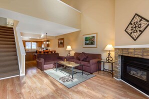 Apartment, 1 Bedroom, Non Smoking | Individually decorated, individually furnished, iron/ironing board - Tamarack Wisconsin Dells a Ramada by Wyndham (Wisconsin Dells)