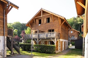 Front of property - Odalys Résidence Les Chalets d'Evian (Evian-les-Bains)