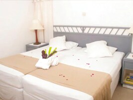 Caja de seguridad en la habitación y cortinas blackout 