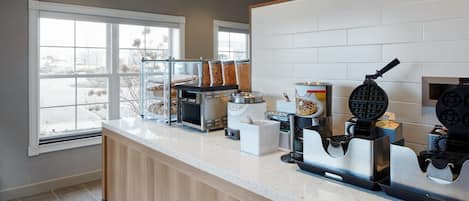 Free daily continental breakfast