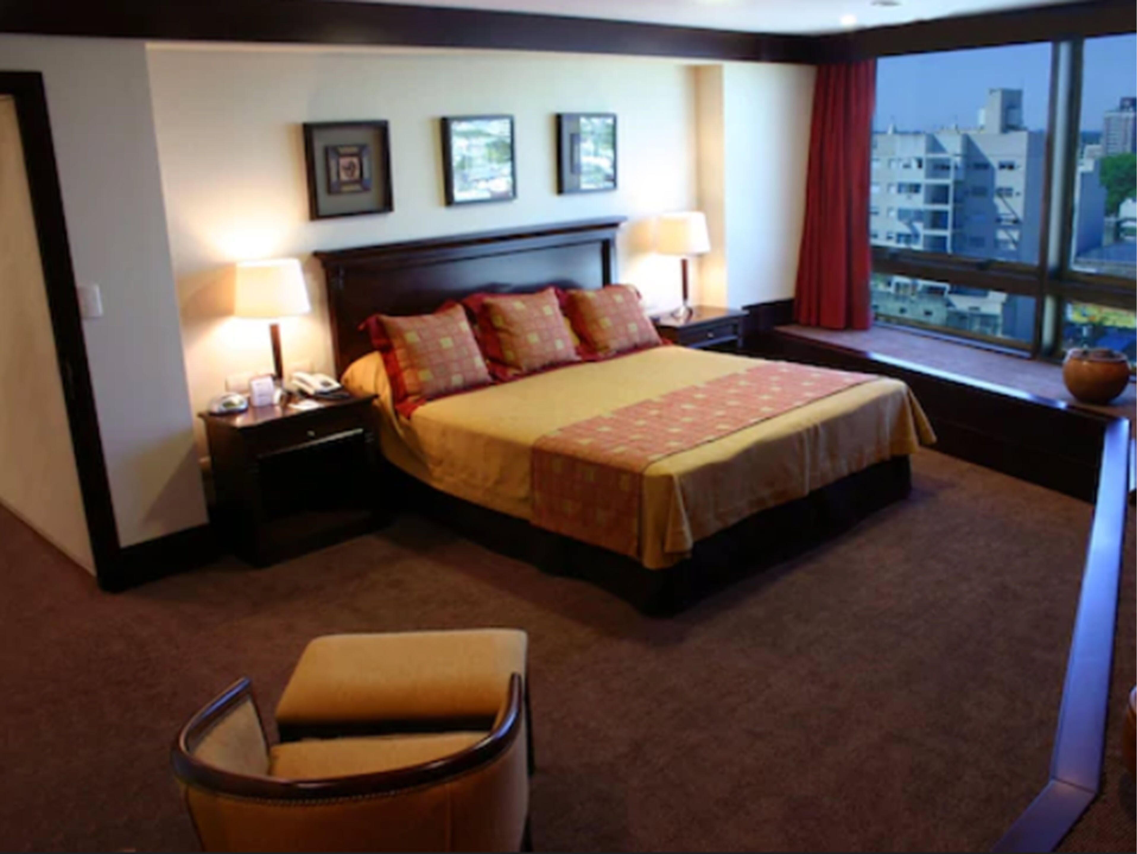 ห้องพรีเมียมสวีท | วิวเมือง