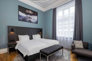 Junior-Suite | Minibar, Zimmersafe, Schreibtisch, laptopgeeigneter Arbeitsplatz