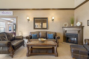 Lobby - Best Western Plus Grand-Sault Hotel & Suites (Grand Falls)