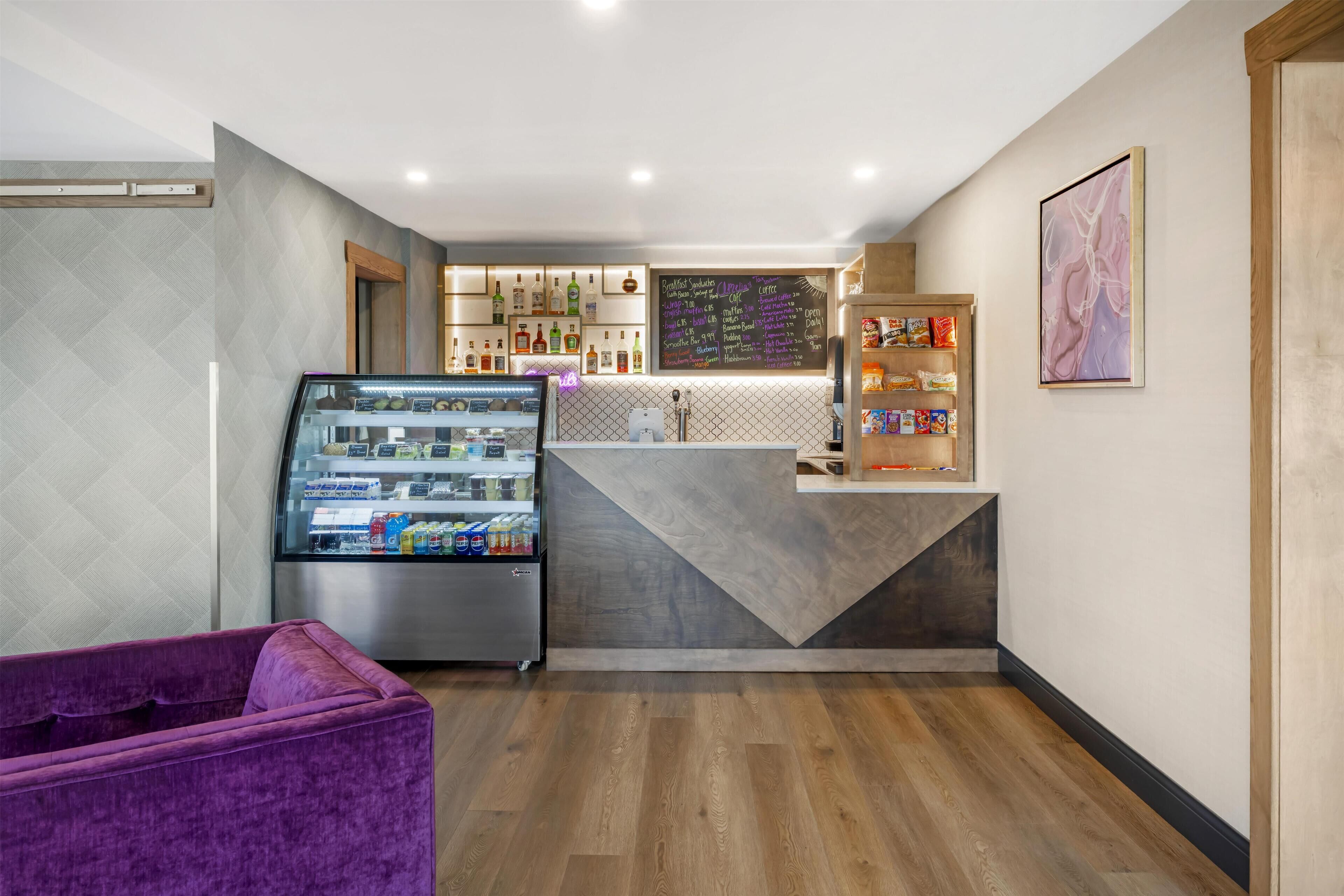 Desayuno buffet (CAD 10 por persona) 