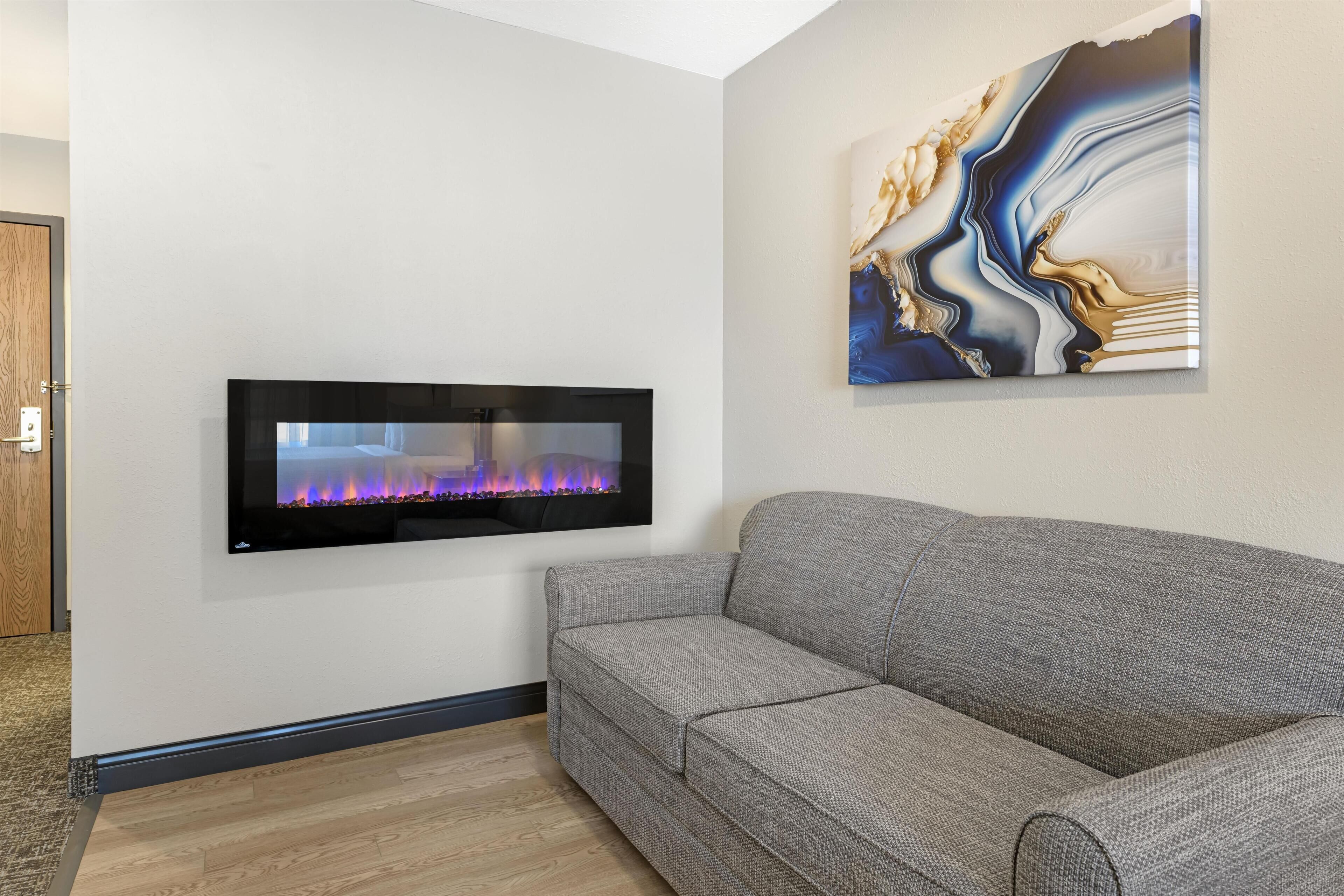 ห้องสวีท, เตียงคิงไซส์ 1 เตียง, ปลอดบุหรี่, เตาผิง (with Sofabed) | ผ้านวมขนเป็ด, ตู้นิรภัยในห้องพัก, ห้องพักตกแต่งอย่างมีเอกลักษณ์