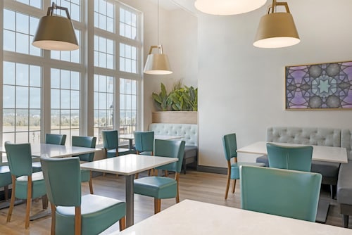 Best Western Plus Grand-Sault Hotel & Suites