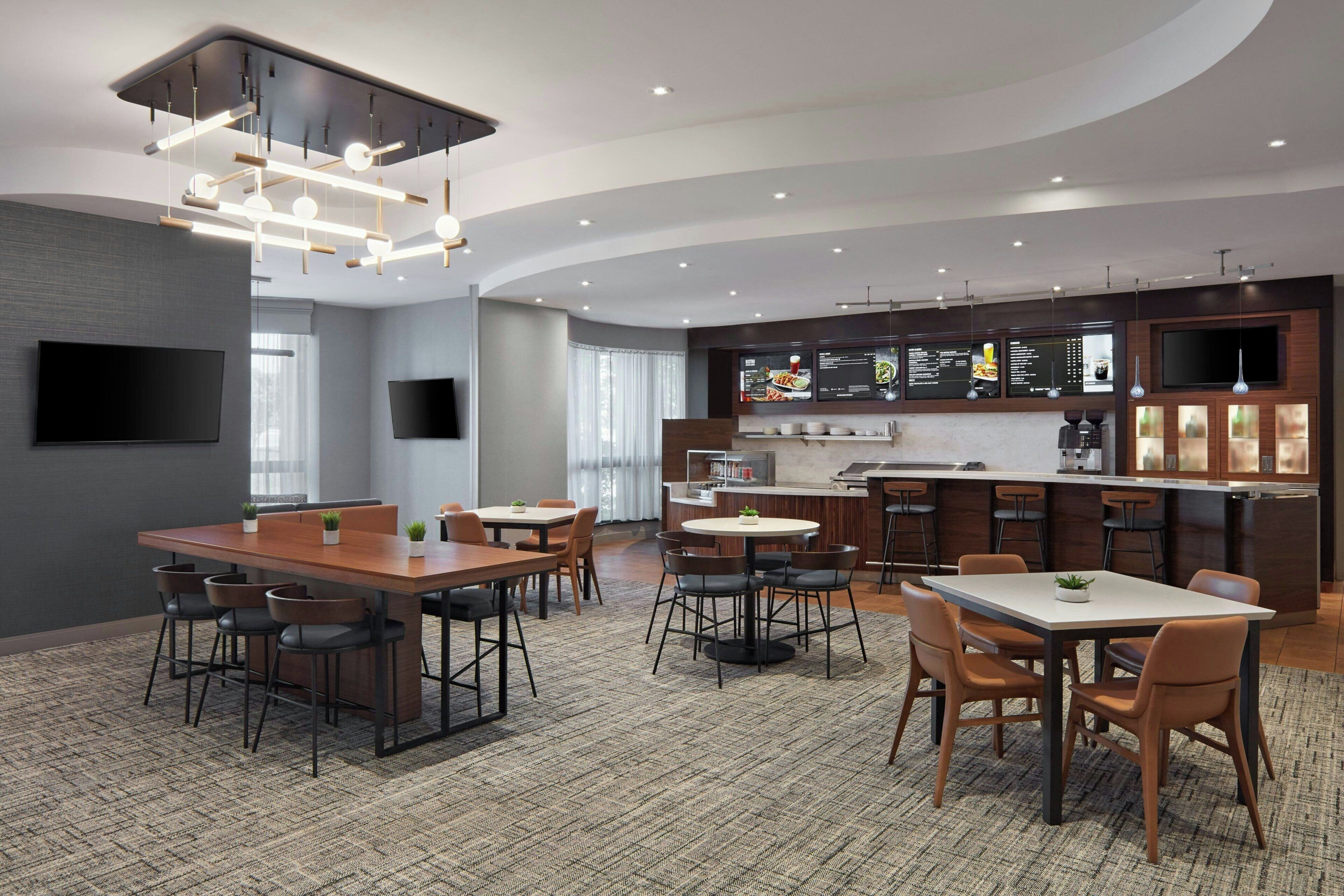 Frokost, lunsj og middag serveres, amerikanske retter 