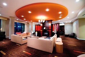 Lobby lounge - Courtyard by Marriott Mississauga - Airport Corporate Centre West (Mississauga)