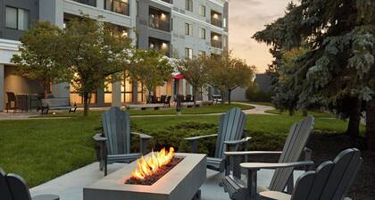 Courtyard by Marriott Mississauga - Airport Corporate Centre West