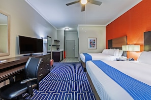 In-room safe, desk, blackout curtains, iron/ironing board - Holiday Inn Express & Suites Houston East, by IHG (Houston)