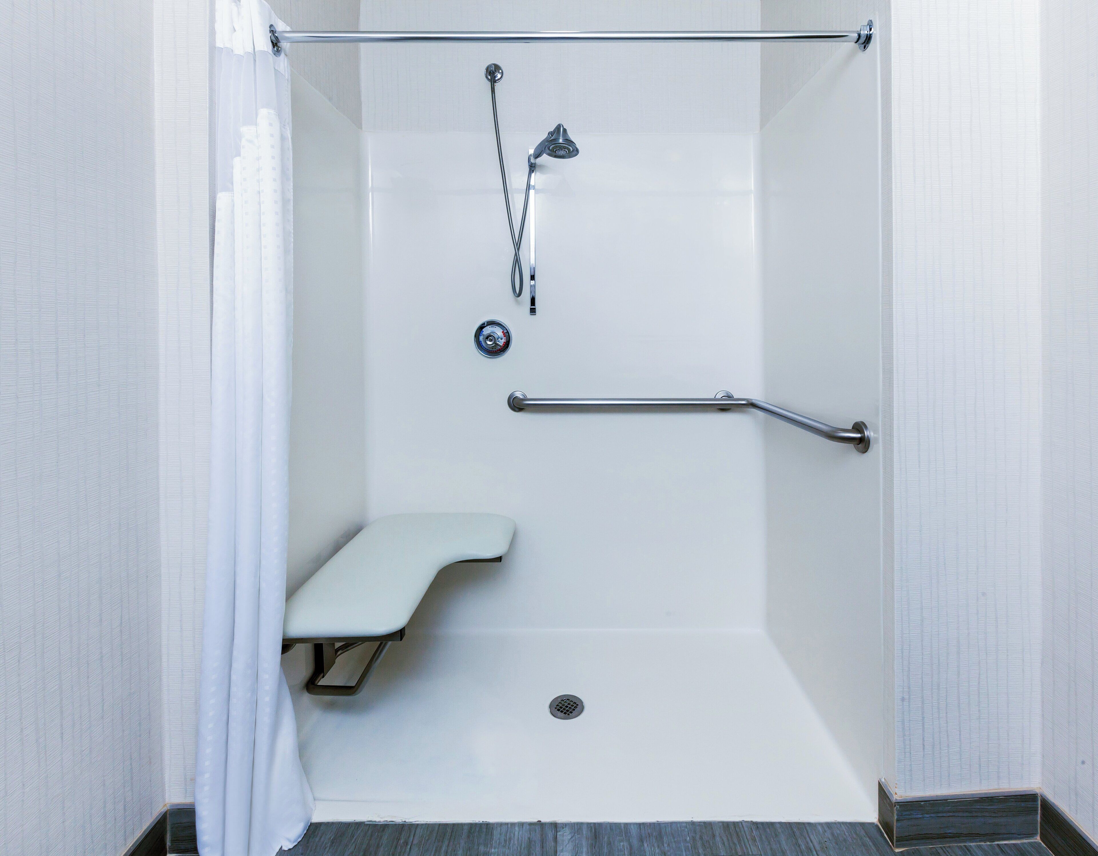 Standard Room, 1 King Bed, Accessible (Communication, Roll-In Shower) | In-room safe, desk, blackout drapes, iron/ironing board