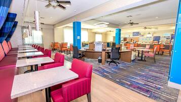 Tägliches inbegriffenes Frühstück zum Mitnehmen