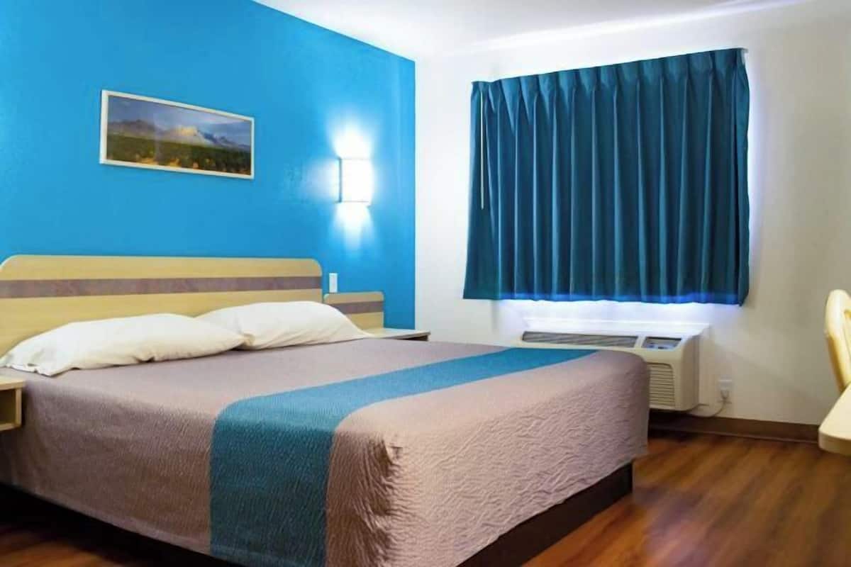 Iron/ironing board (on request), WiFi (free), bed sheets