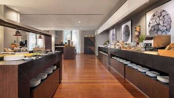 Daily buffet breakfast (EUR 16.5 per person)