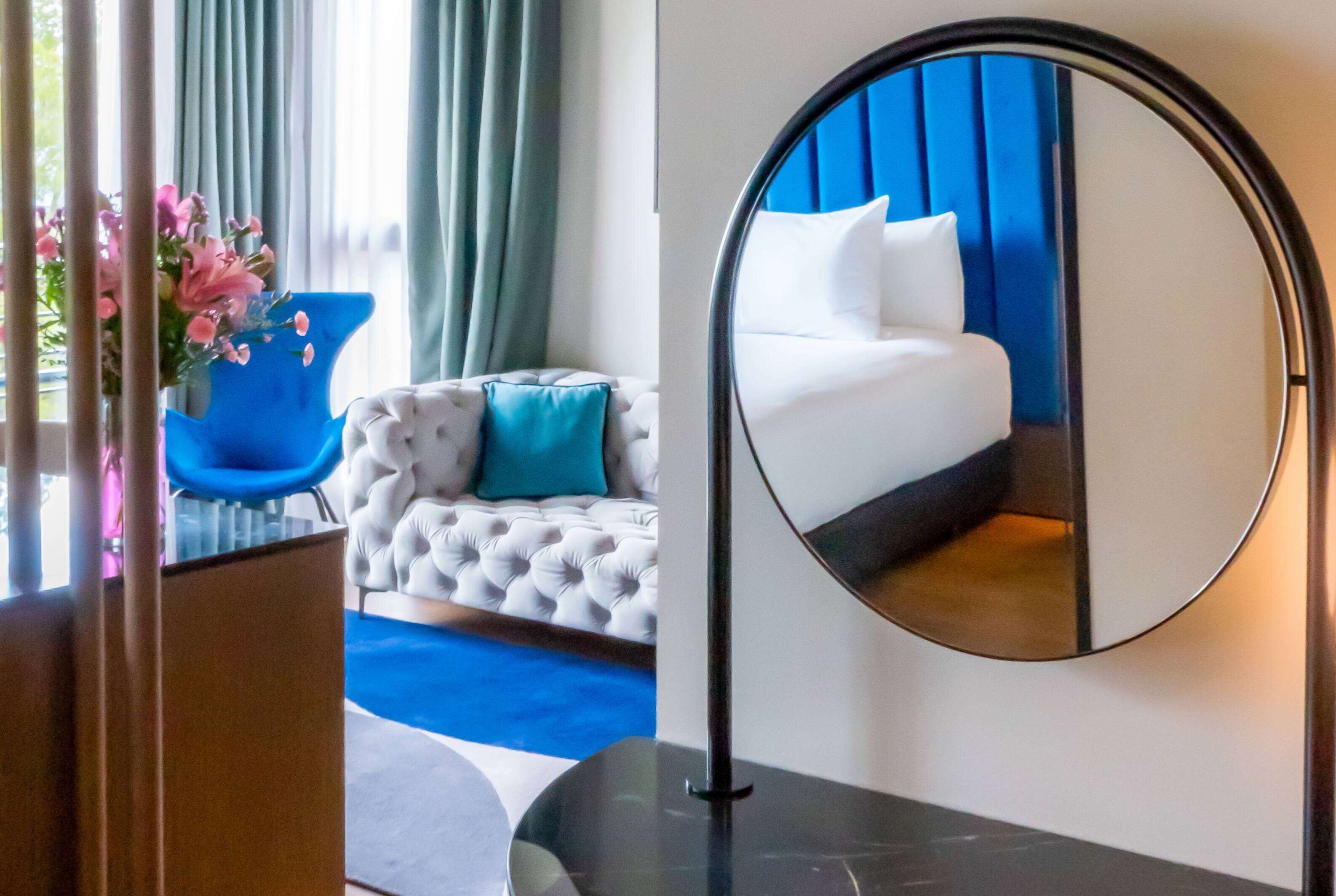 minibar, in-room safe, desk, laptop workspace