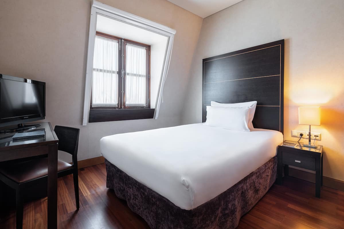 1 bedroom, minibar, in-room safe, desk