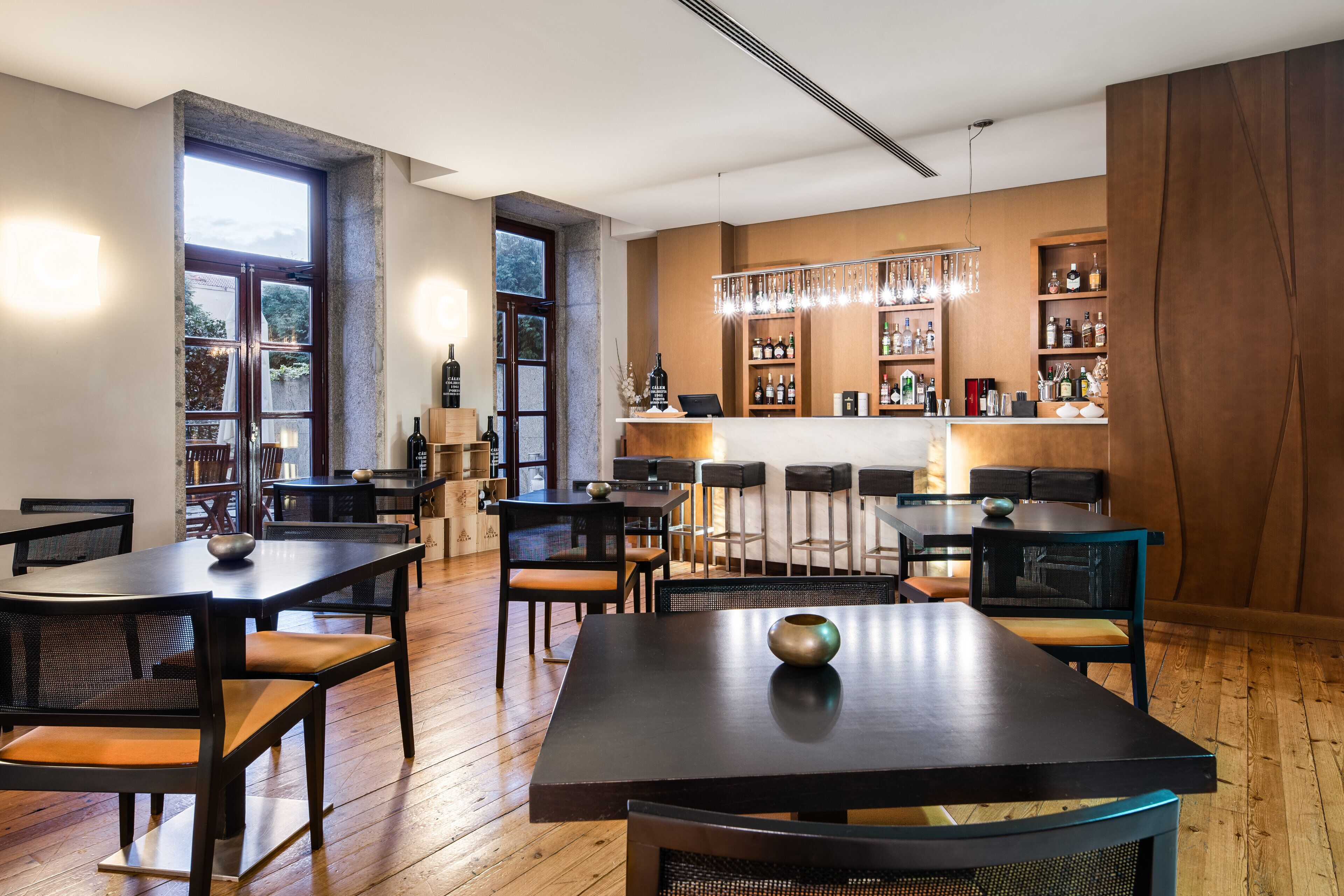 garden views, serves breakfast