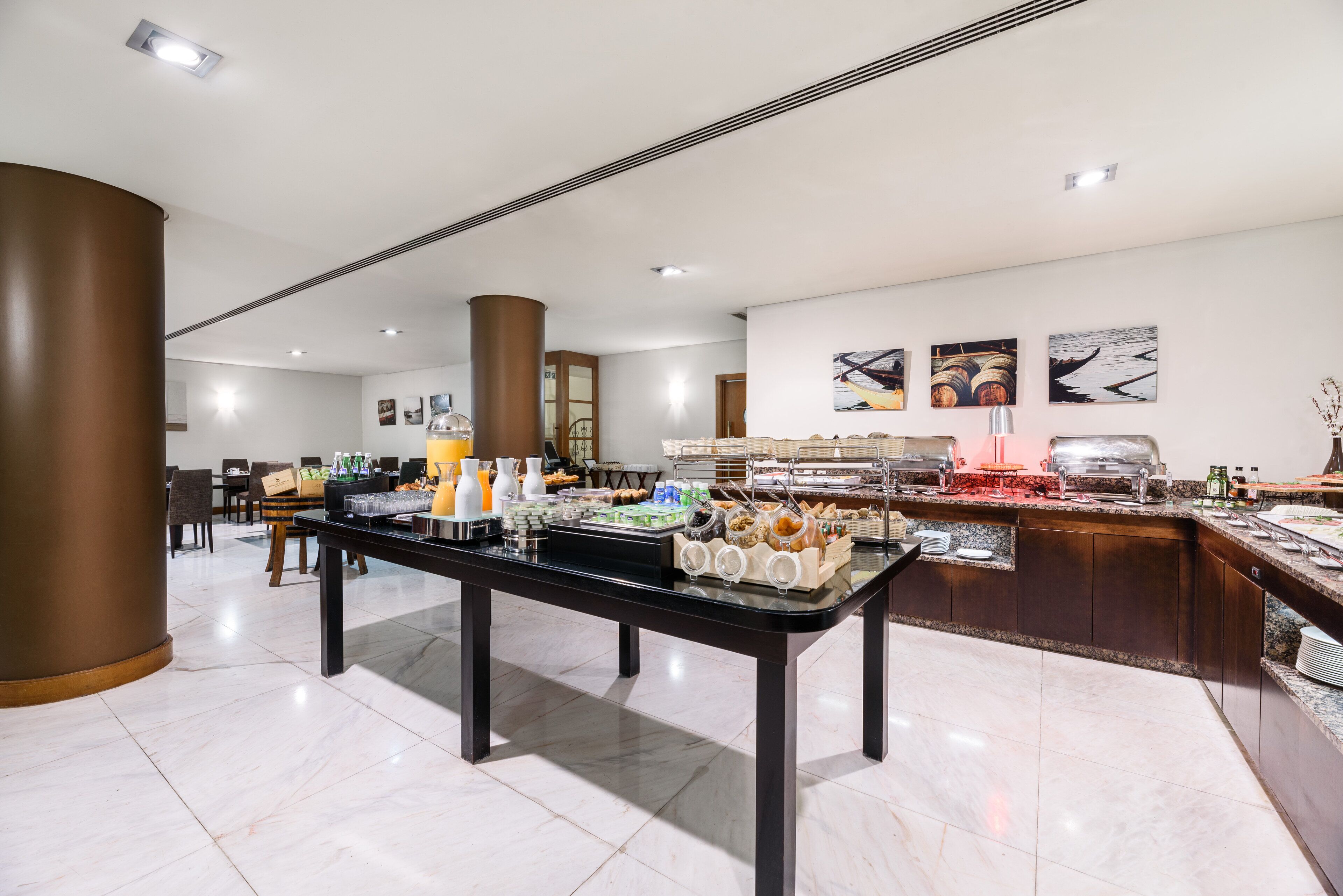 daily continental breakfast (eur 15 per person)