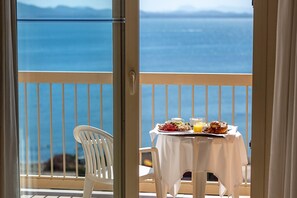 Servizio di colazione, pranzo e cena