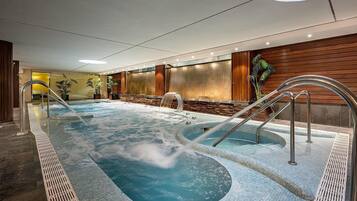 2 piscinas al aire libre, sombrillas, tumbonas
