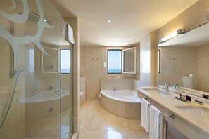 Bathtub, hair dryer, towels - Poseidon La Manga Hotel & Spa - Designed for Adults (San Javier)