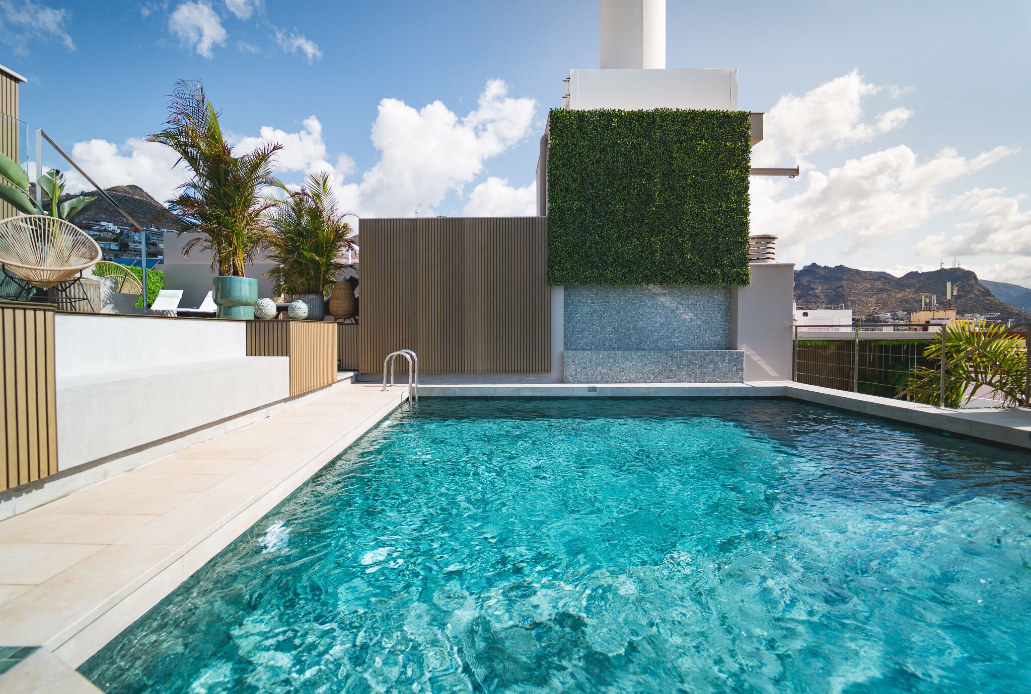 Outdoor pool, pool loungers