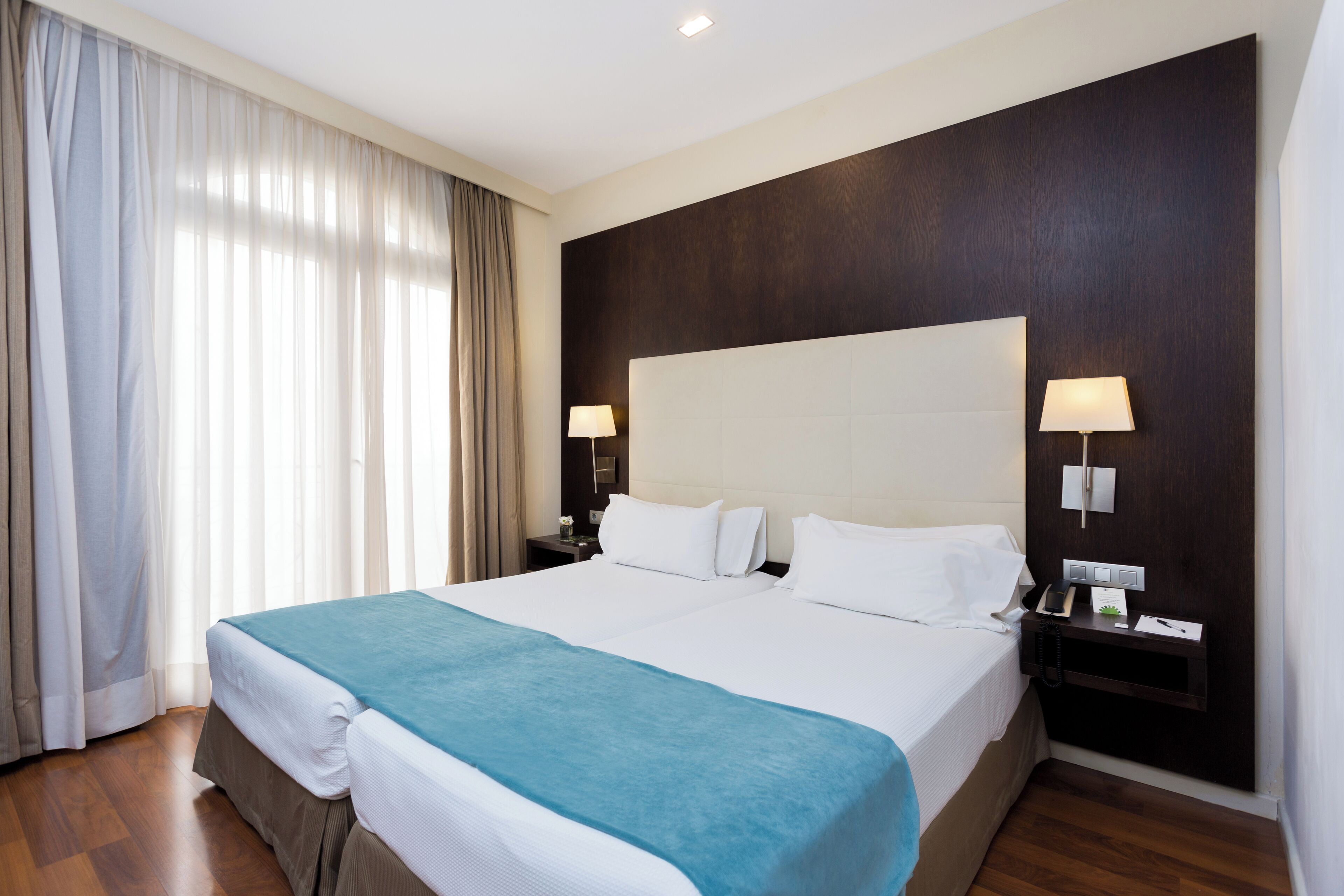 スーペリア ダブルルーム (Fountain view) | ミニバー、セーフティボックス (室内)、デスク、遮光カーテン