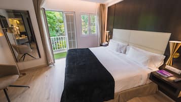 Premium Double Room, Park View | Minibar, in-room safe, desk, blackout drapes