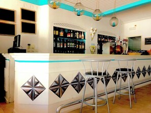 Poolside bar - Albufeira Jardim Apartments (Albufeira)