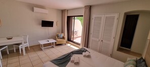 Superior Studio | Bed sheets - Albufeira Jardim Apartments (Albufeira)