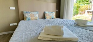 Bungalow, 2 Bedrooms | In-room safe, blackout drapes, iron/ironing board, free WiFi - Paraiso Albufeira (Albufeira)
