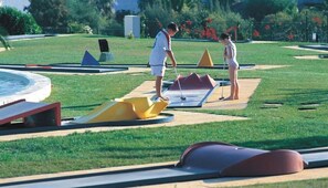 Mini-golf
