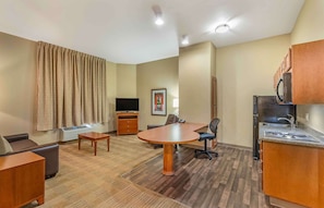 デスク、遮光カーテン、WiFi (無料)、ベッドシーツ